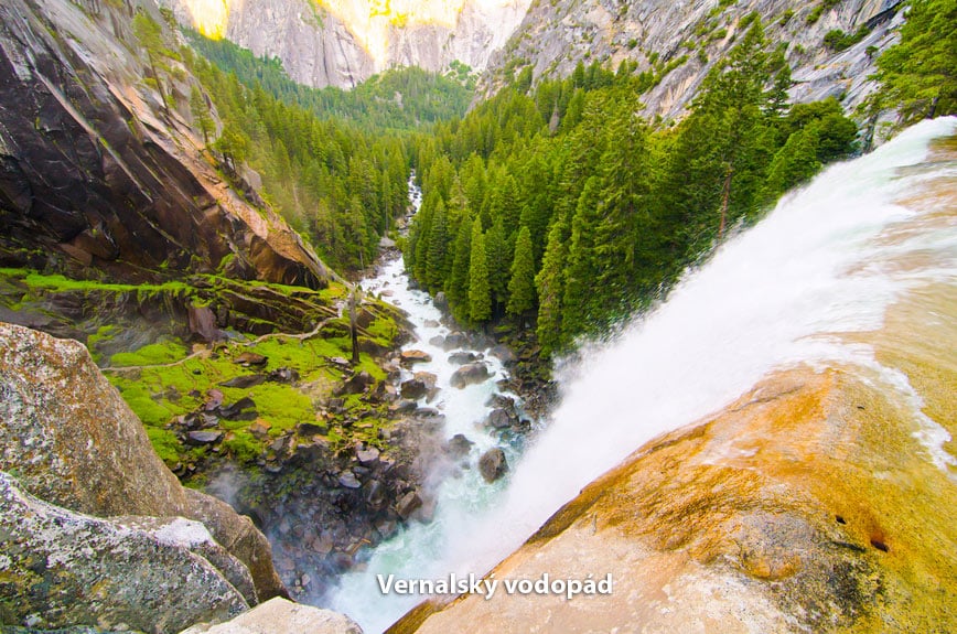 Vernal vodopád Yosemite