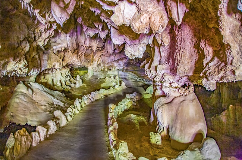 Crystal Cave - jeskyně v Sequoia národním parku