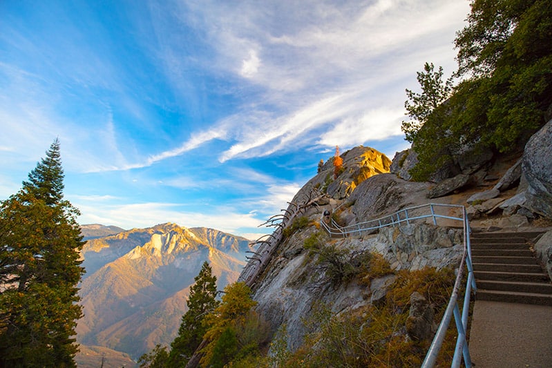 Výstup na Moro Rock Sequoia národní park
